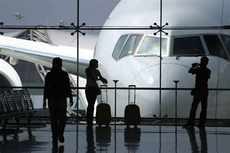 top  international airport travel tips