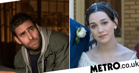 haunting of hill house sequel brings back two stars despite their