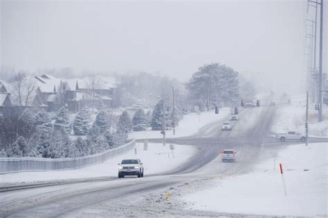 Winter Storm Slams U S Mid Atlantic Region For A Second Day The