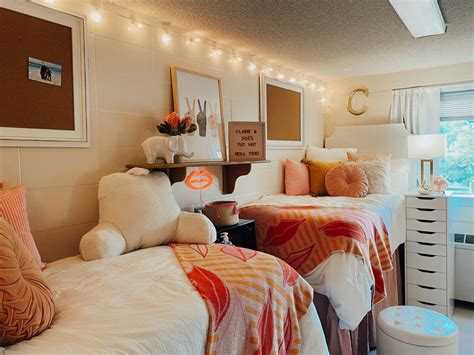 Tutwiler Dorm At Alabama Cozy Dorm Room Dorm Room Colors Dorm Room