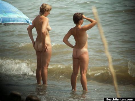 candid voyeur outrageous beach pics by erotictymes