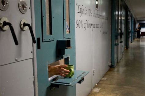 groups call on texas to cut use of solitary confinement