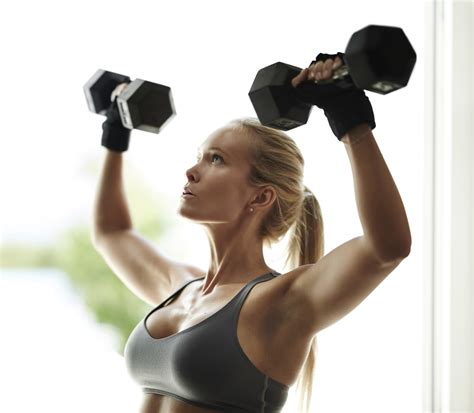 10 reasons why women should always lift weights