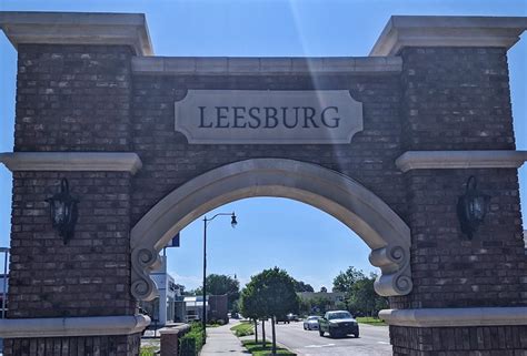 downtown leesburg sign entrance leesburg newscom
