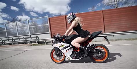No Better Way To Advertise The Ktm Rc390 Than Having A Babe Riding It