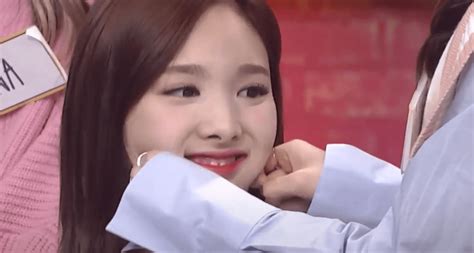 Fans Noticed Something Unusual About Nayeon S Smile Koreaboo
