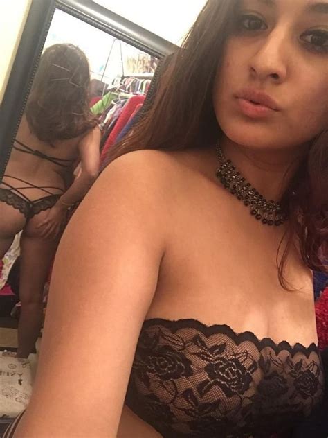 Hot Indian Babe Nude Selfies Photo Album By Raja399