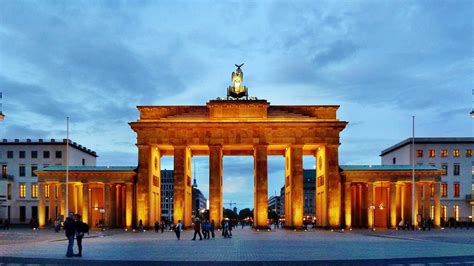 brandenburg gate  berlin city heart traveldiggcom