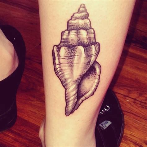 tattoo   leg   woman   sea shell