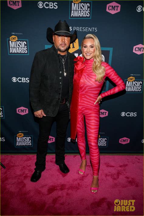 Jason Aldean Has Wife Brittany Kerr S Support At Cmt Music Awards 2022