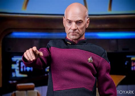 Star Trek The Next Generation Captain Picard 1 6 Scale