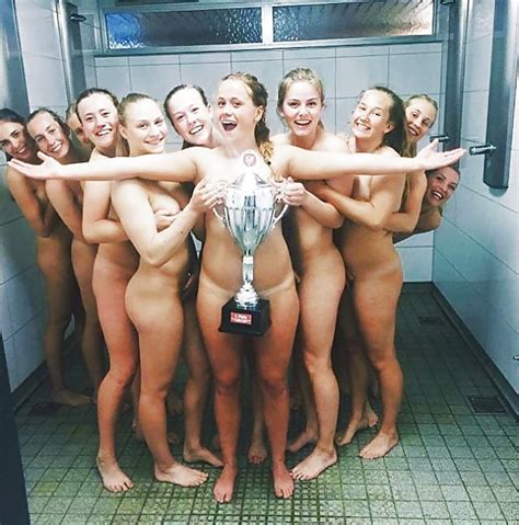 danish handball team celebrating naked in the shower 2 beelden van