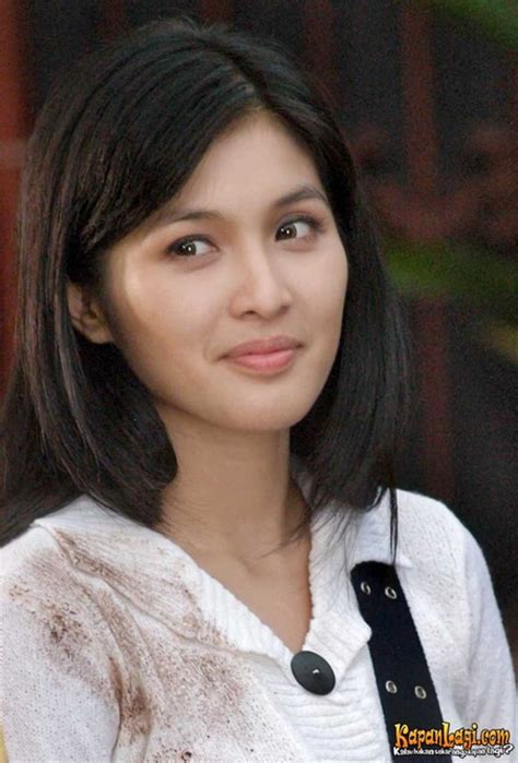 Hijau Daun 25 Selebriti Wanita Indonesia Tercantik