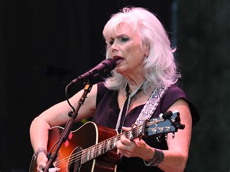 emmylou harris exhibit  open  country  hall  fame rolling