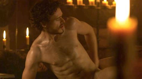 richard madden tries to hide his cock the male fappening