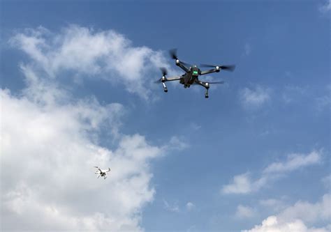 dji mavic  phantom  drone  skycam blog