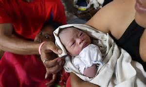 pregnant woman washed away in typhoon haiyan floods gives birth in rubble daily mail online