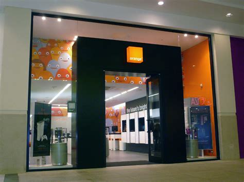 orange vodafone  sell iphone   uk   looses