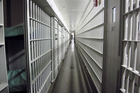 america  lockdown   private prison industry  exploding