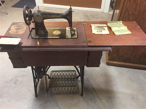 Singer Sewing Machine I Believe 1903 Model Number Starts With K Then
