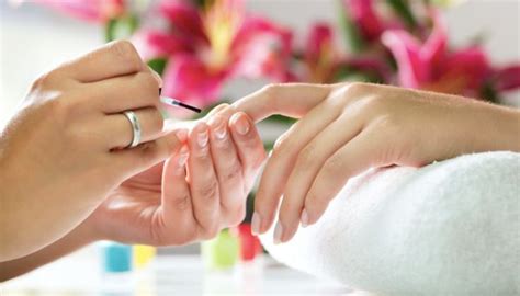 lo spa nails  lakeshore east updated april