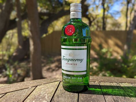review tanqueray london dry gin   whiskey