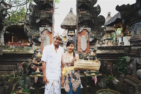 etiquette tips for travelers in bali indonesia