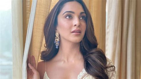 Kiara Advani Wore An Embroidered Ivory Sari For The Trailer Launch Of