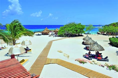 strandactiviteiten  de mooiste baai van curacao livingstone jan thiel beach resort
