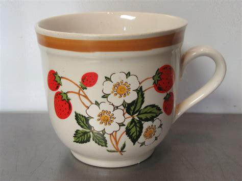 sheffield stoneware strawberries n cream teacup cup mug japan vintage