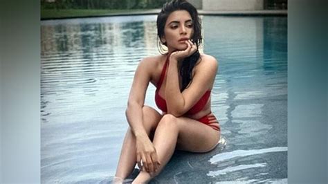 maaya actress shama sikander slays it in red bikini see hot pics