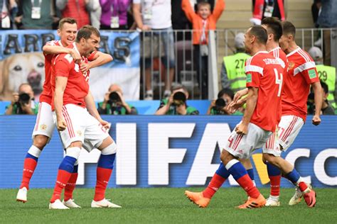 russia thrash saudi arabia 5 0 in 2018 fifa world cup