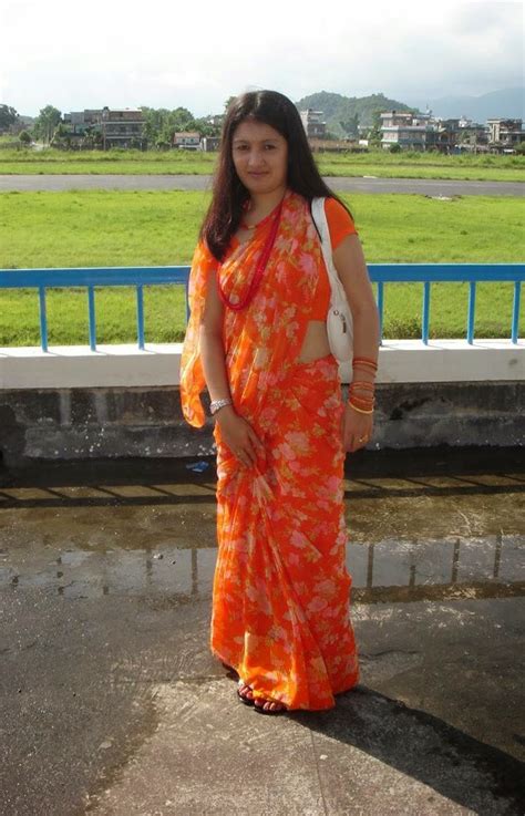 sexy slim hot nepali bhabhi in orange saree pics ~ mirchi holly bolly