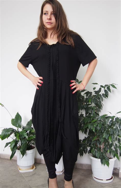 zwarte jurk lange jersey jurk met gesmokte lange tuniek etsy nederland