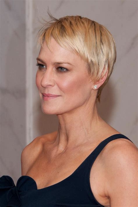 44 pixie haircuts for women over 50 to enjoy your age