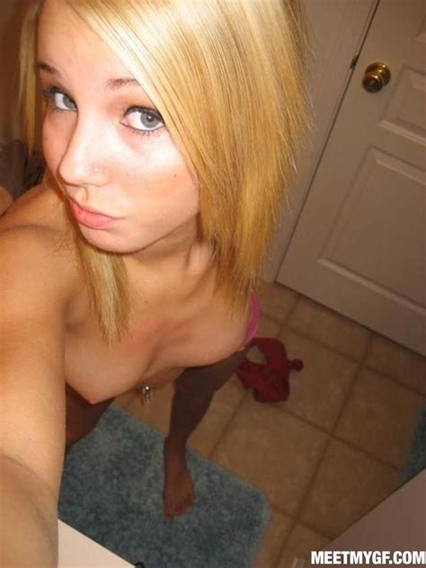 self shot teen blonde babe naked in the mirror porn pictures xxx
