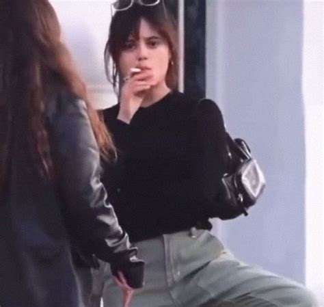 20 Year Old Jenna Ortega Is Seen Smoking In Public And Her Mom