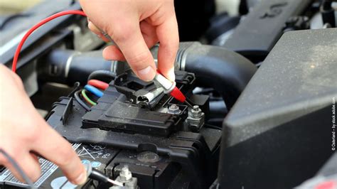 autobatterie wechseln wann ist es noetig und wie funktioniert es
