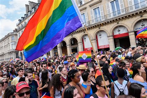 Lesbians Attacked At Anti Lgbt Protest In France Told They Shouldn T Exist