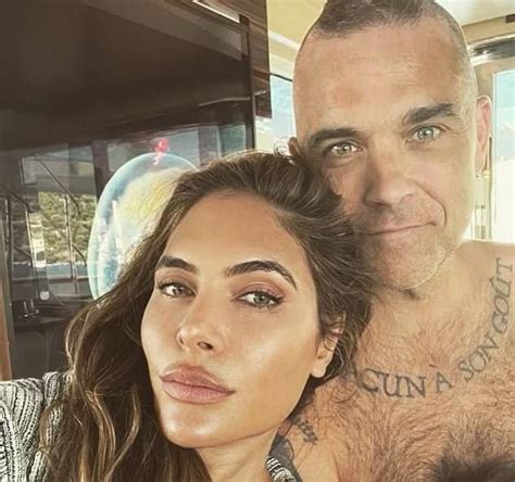 Robbie Williams And Wife Ayda Field Insist There S No Sex After Marriage