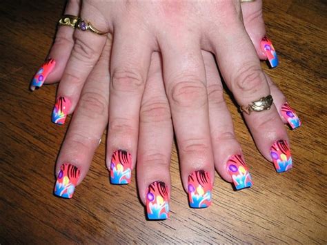 cheerful airbrush nails designs  sheideas