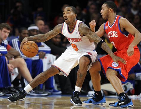 knicks shoot past sixers for second straight win 100 84