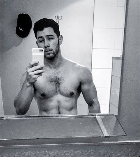 16 most viral celebrity bathroom selfies you can t afford