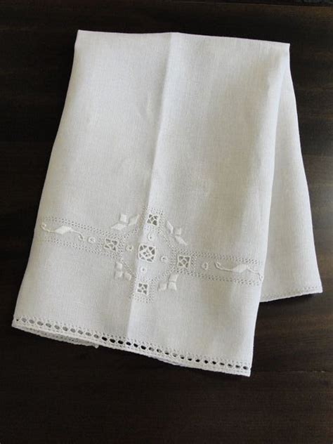 vintage italian linen hand towel  embroidery  breadandbutter