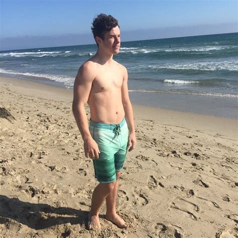 The Stars Come Out To Play Nolan Gould Shirtless And Barefoot Pics
