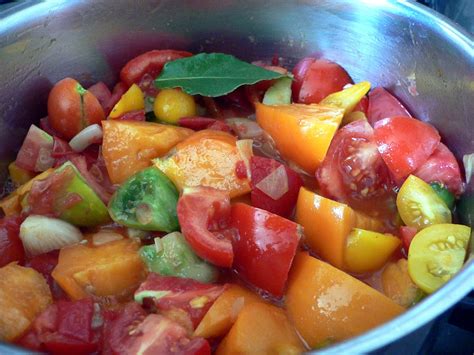 tomatensaus van verse tomaten kookvakantie  frankrijk recepten traiteur koks  frankrijk