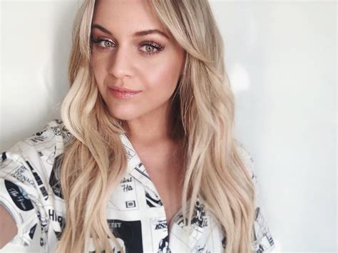 gorgeous kelsea ballerini selfie celeblr