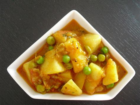prathiscookin aloo matar potato green peas curry