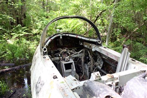 visit  crashed military jet   woods   jersey