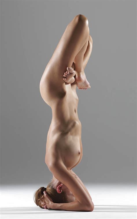 Nude Yoga Instructor Poses In Her Favorite Positions 37 Pics Xhamster